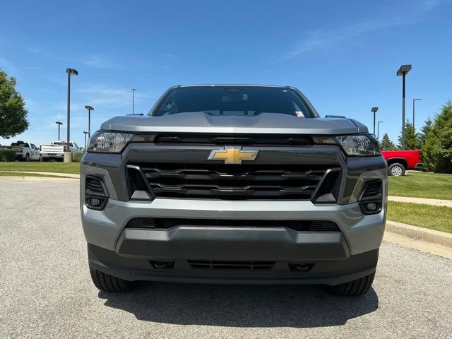 Used 2024 Chevrolet Colorado LT w/ LT Convenience Package II AWD/4WD image 8