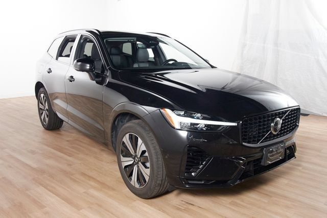 Used 2024 Volvo XC60 T8 Plus AWD/4WD image 3