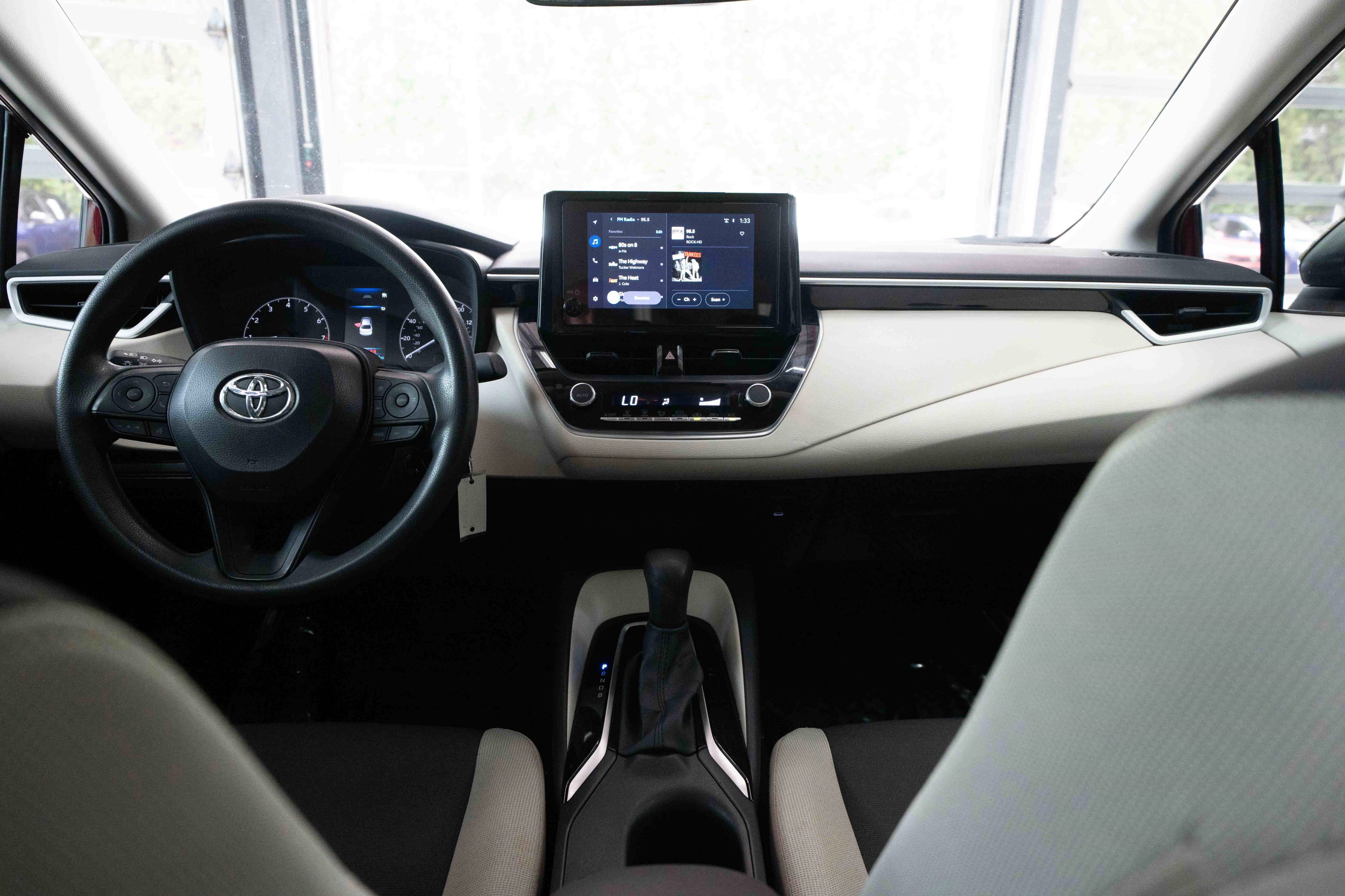 Used 2025 Toyota Corolla LE FWD image 20