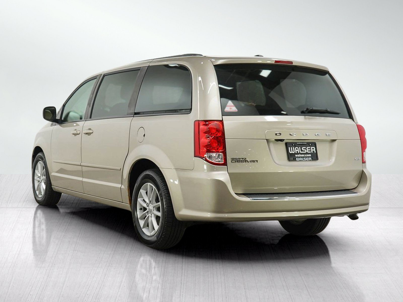Used 2015 Dodge Grand Caravan SXT FWD image 3