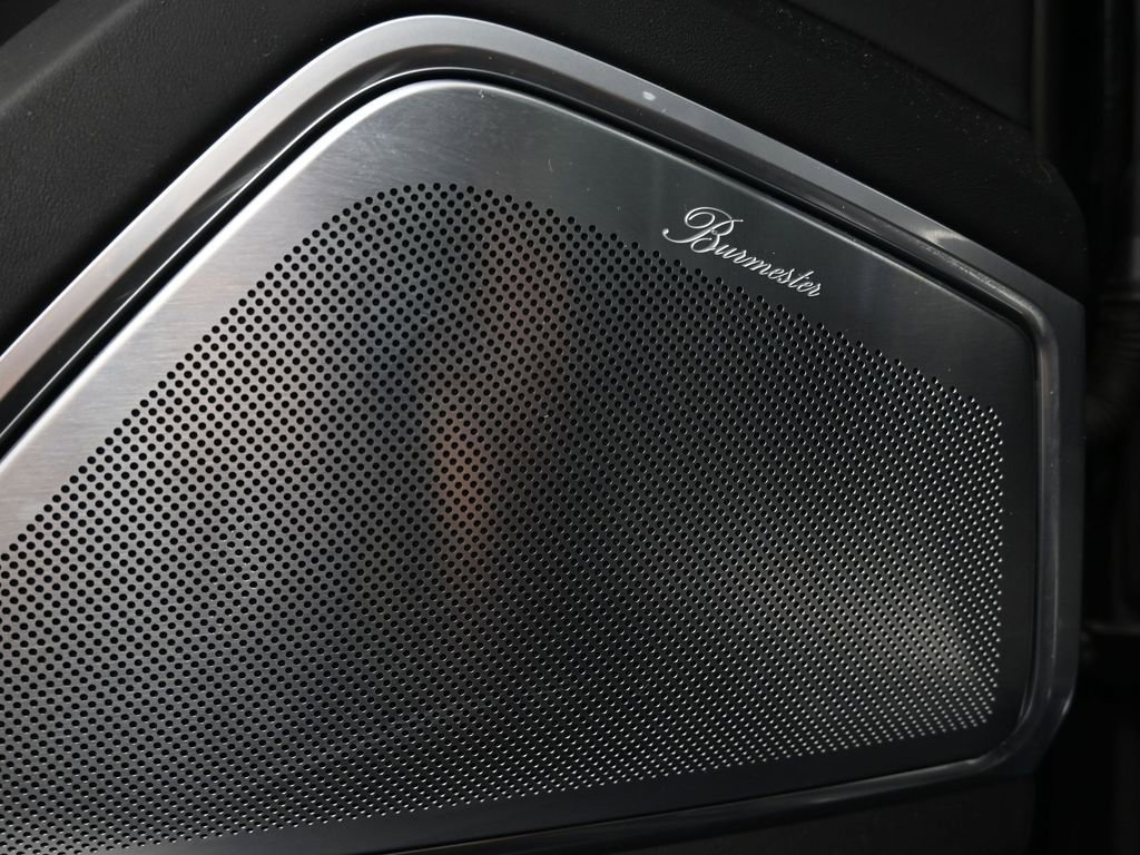 Certified 2022 Porsche Cayenne Turbo S AWD/4WD image 17
