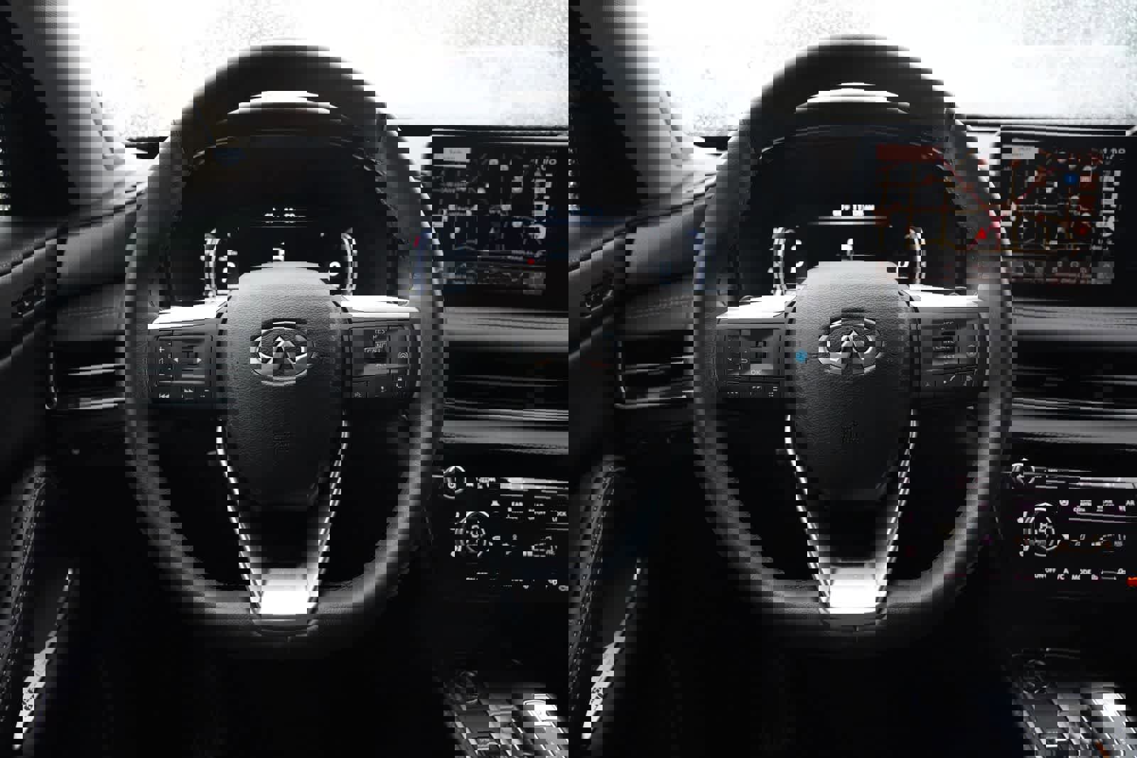 Used 2024 INFINITI QX60 Luxe w/ Vision Package FWD image 10