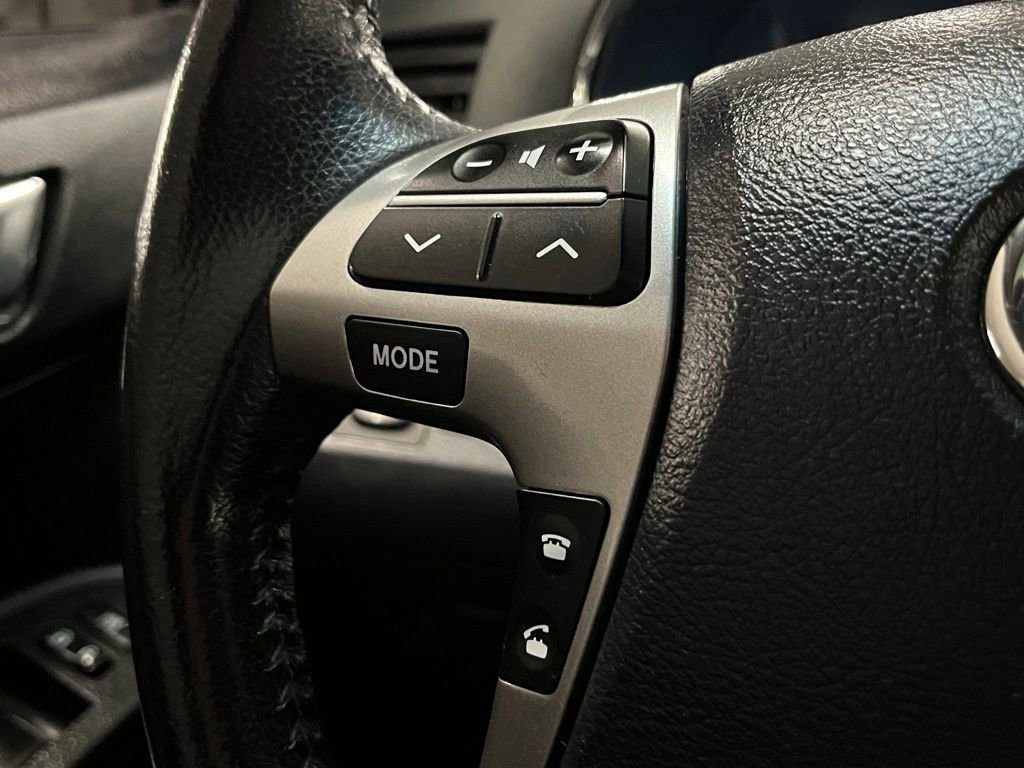Used 2013 Toyota Highlander Limited AWD/4WD image 24