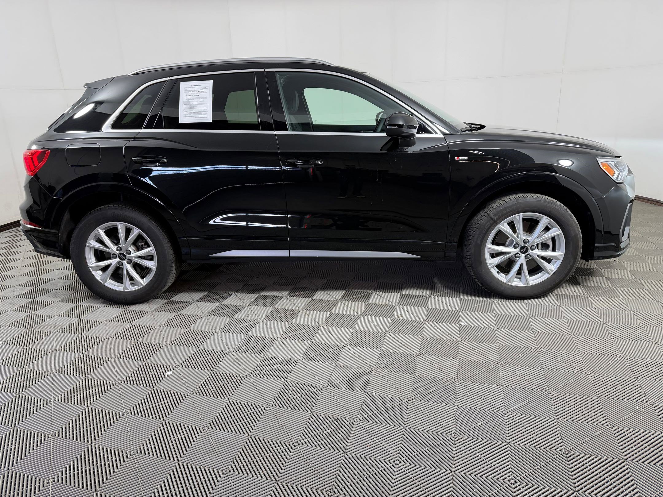 Certified 2025 Audi Q3 2.0T Premium w/ Convenience Package AWD/4WD image 8