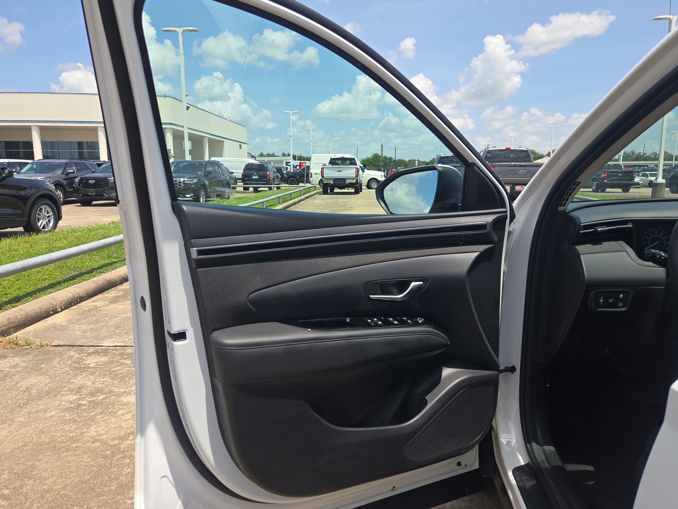 Used 2023 Hyundai Tucson SEL AWD/4WD image 14