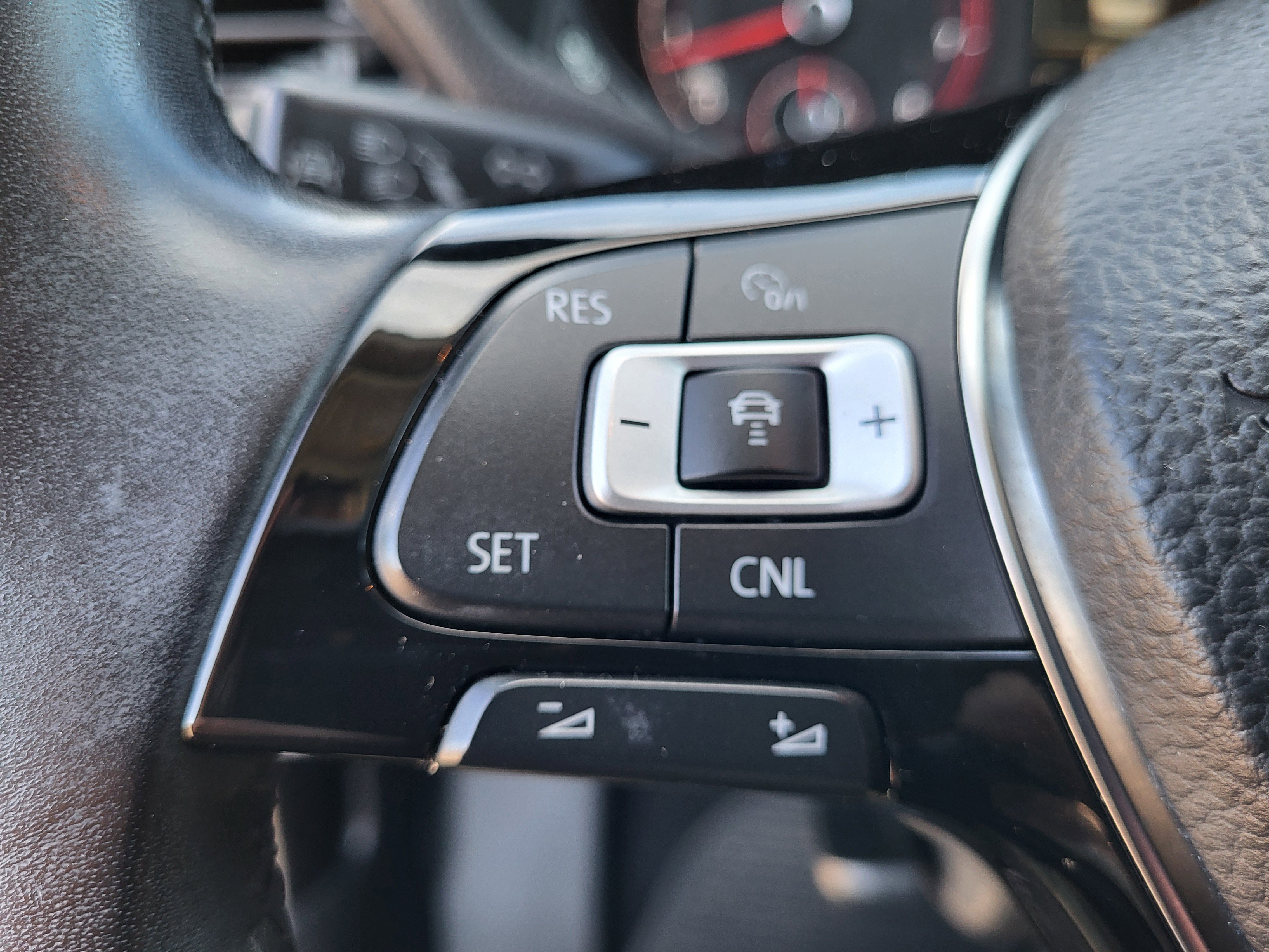 Used 2020 Volkswagen Passat 2.0T SE image 19