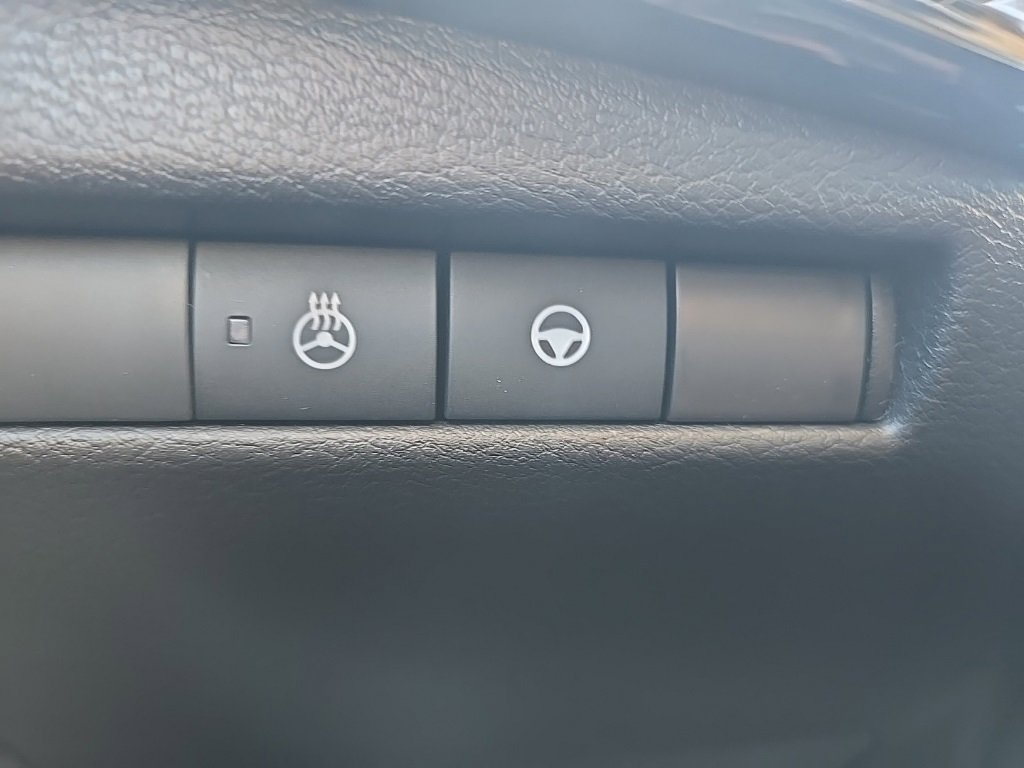 New 2026 Nissan Kicks SR image 11