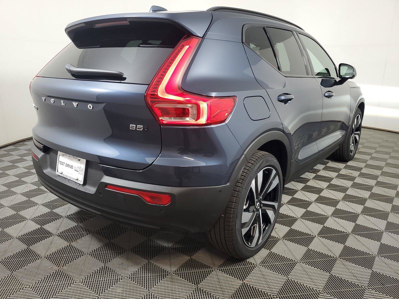 New 2026 Volvo XC40 B5 Plus w/ Protection Package Premier AWD/4WD image 6