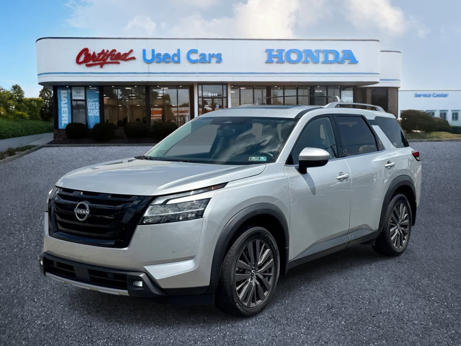 Used 2022 Nissan Pathfinder SL w/ SL Premium Package AWD/4WD image 1
