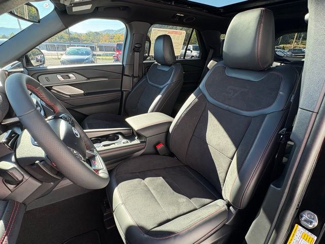 New 2025 Ford Explorer ST image 30