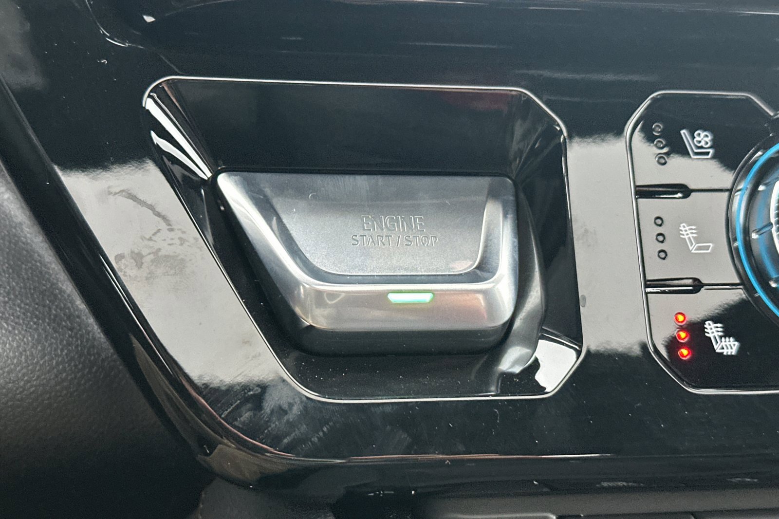 New 2026 GMC Sierra 2500 AT4 w/ AT4 Premium Plus Package image 23