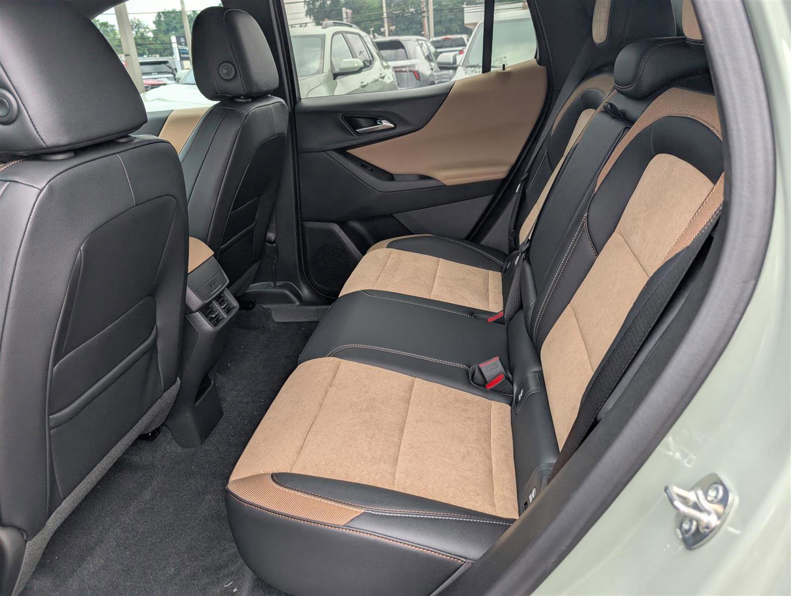 New 2026 Chevrolet Equinox ACTIV image 12