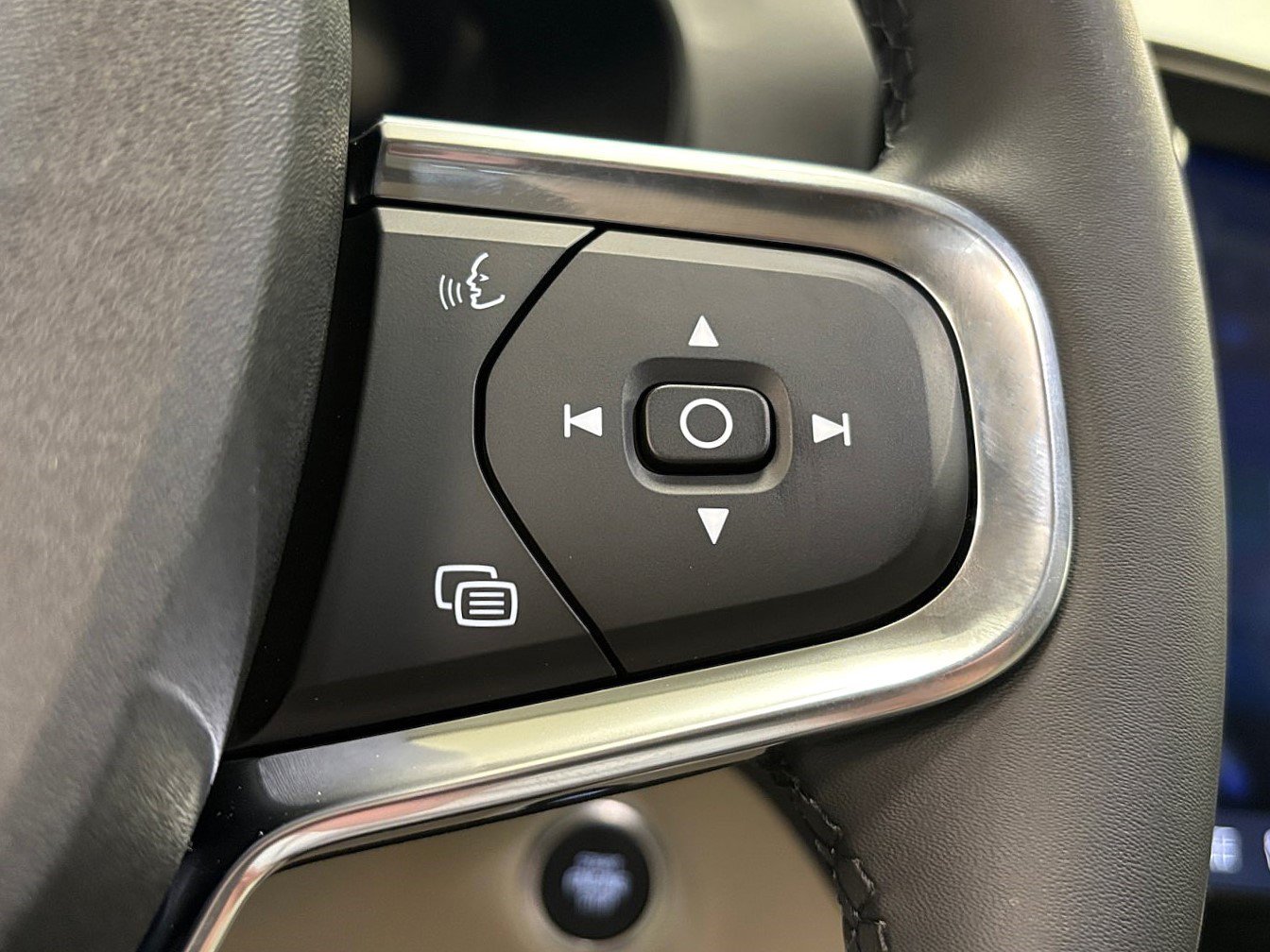 New 2026 Volvo XC40 B5 Ultra w/ Protection Package Premier AWD/4WD image 38