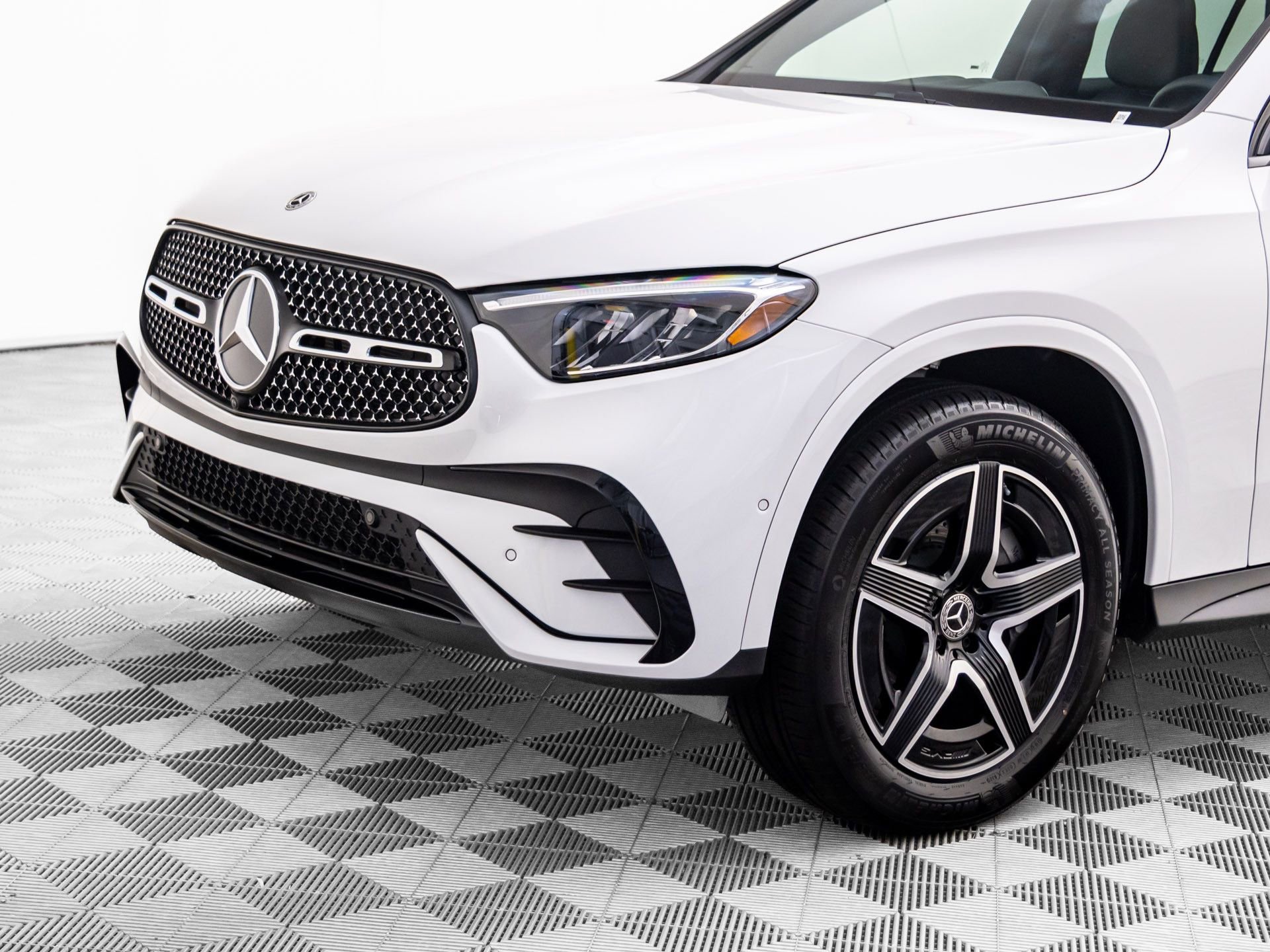 New 2025 Mercedes-Benz GLC 300 4MATIC image 36