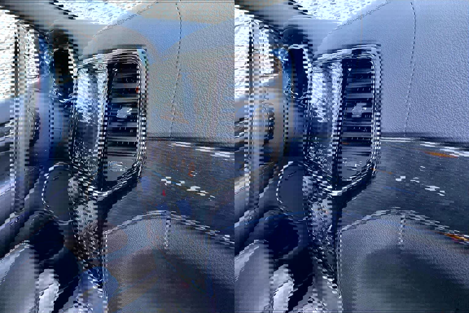 Used 2019 Jeep Grand Cherokee Overland image 16