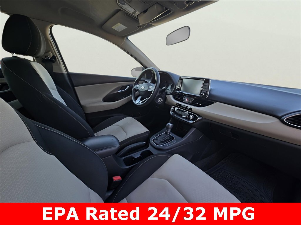 Used 2018 Hyundai Elantra GT image 9