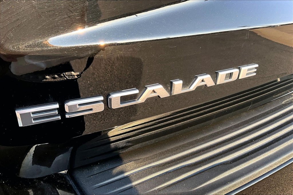 Used 2023 Cadillac Escalade Premium Luxury RWD image 34
