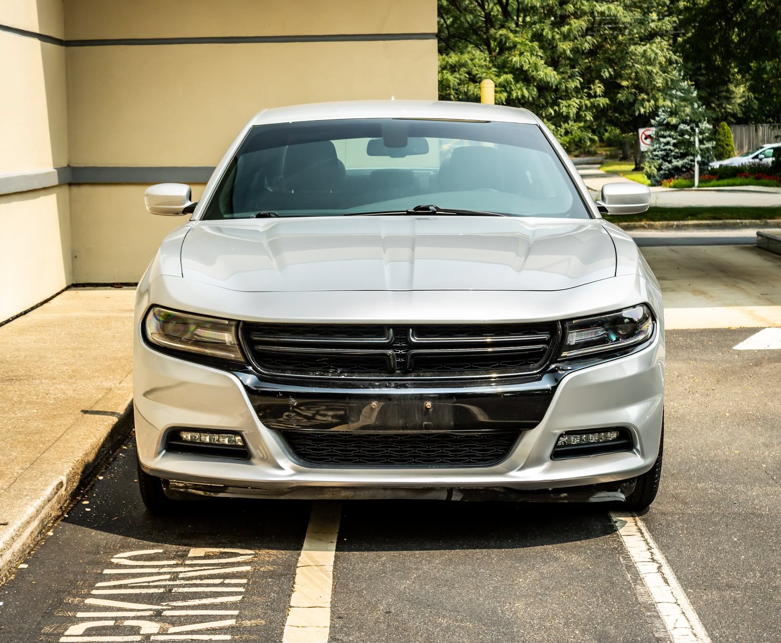 Used 2019 Dodge Charger SXT AWD/4WD image 2