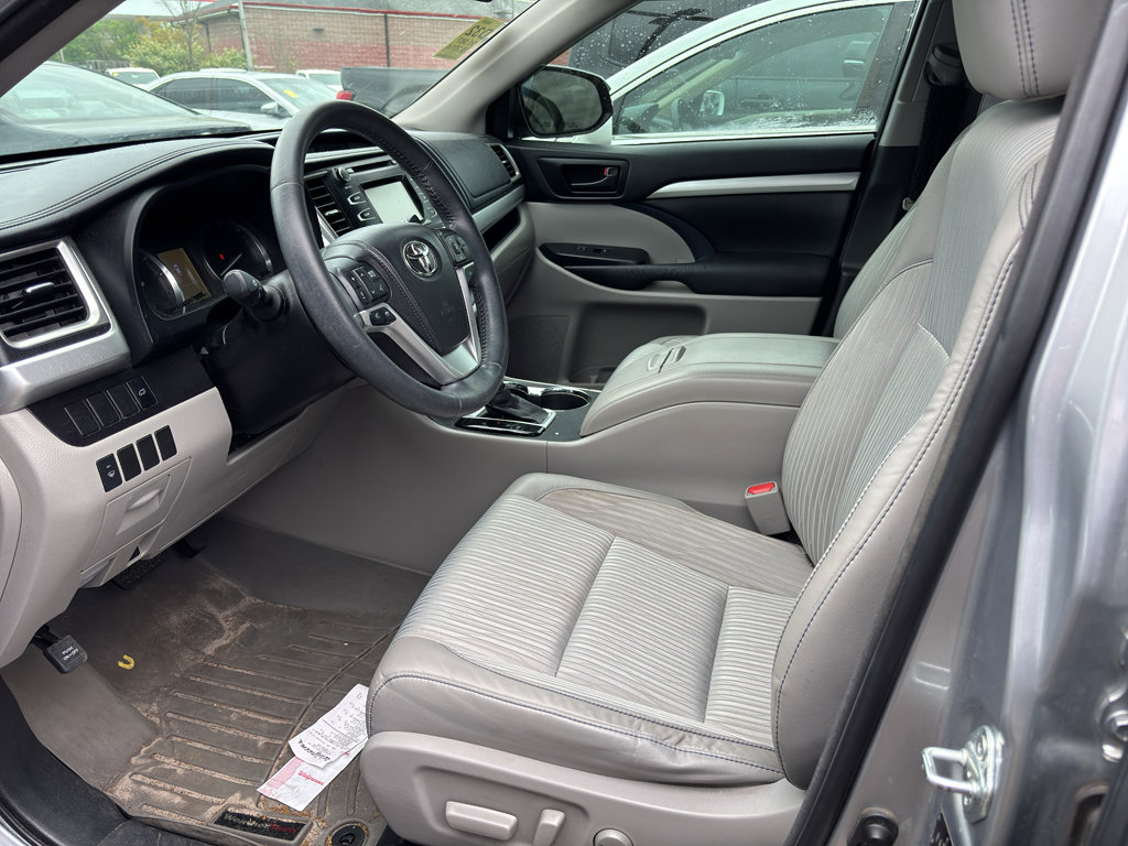 Used 2014 Toyota Highlander Plus image 5