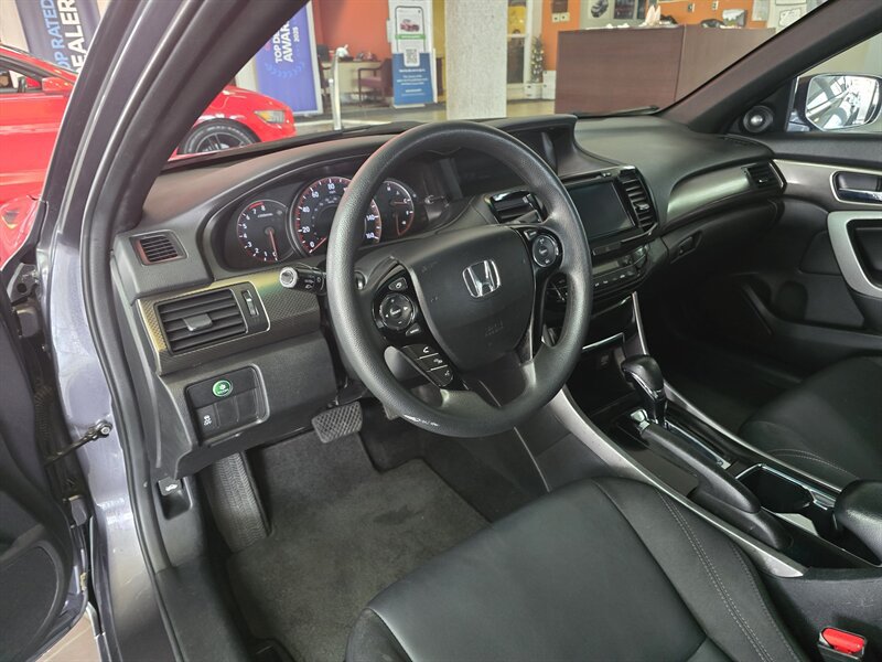 Used 2017 Honda Accord EX image 8