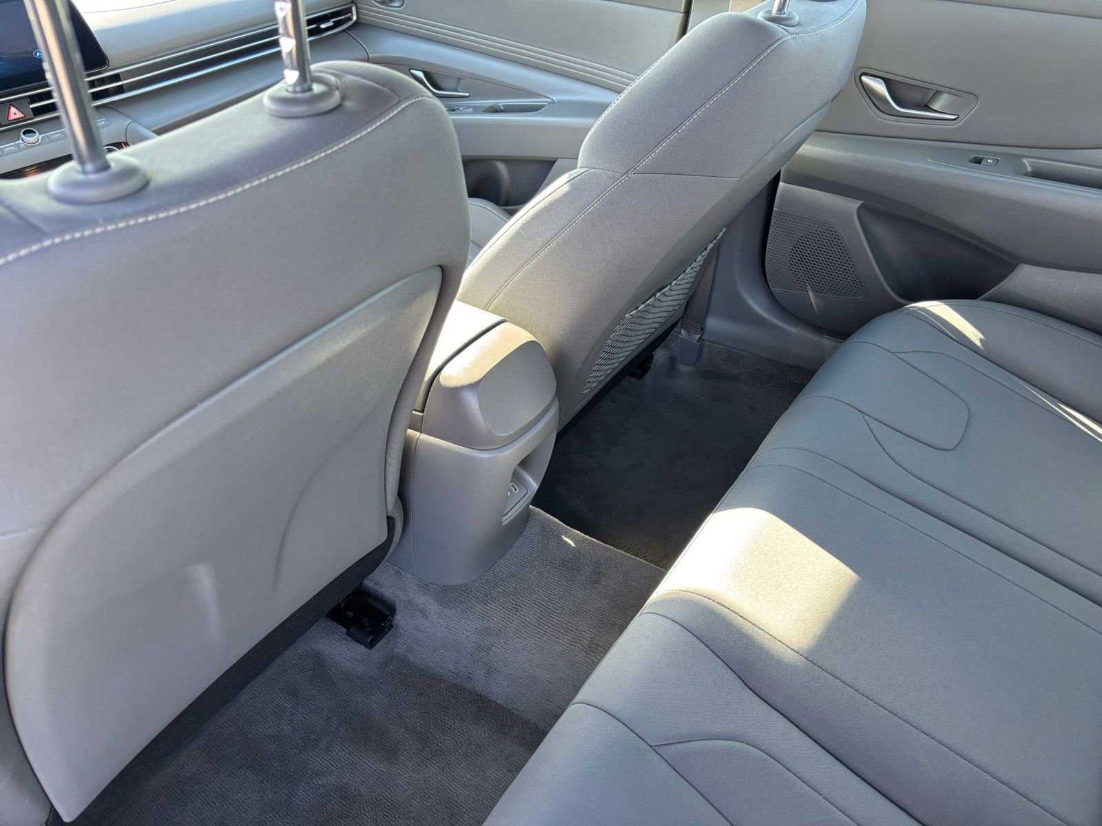 Used 2025 Hyundai Elantra SEL image 24