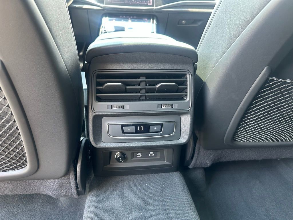 Used 2025 Audi Q7 3.0T Premium w/ Convenience Package image 22