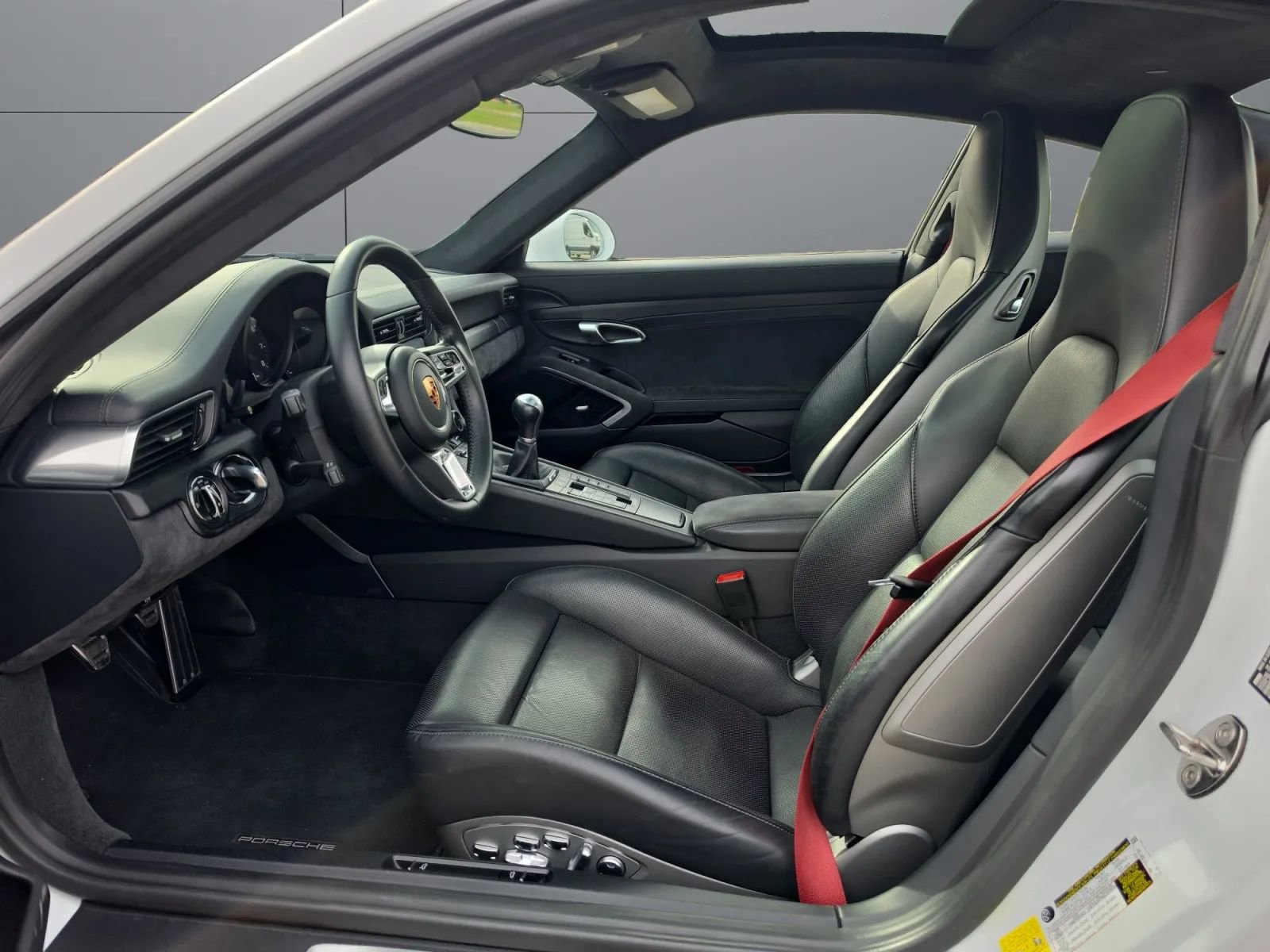 Used 2019 Porsche 911 Carrera 4 GTS image 10