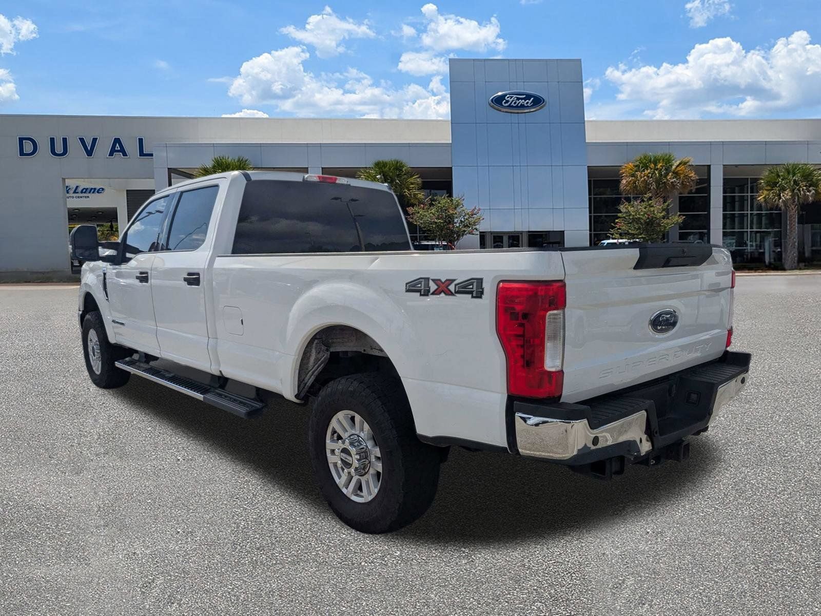 Used 2017 Ford F350 XLT w/ XLT Value Package AWD/4WD image 6