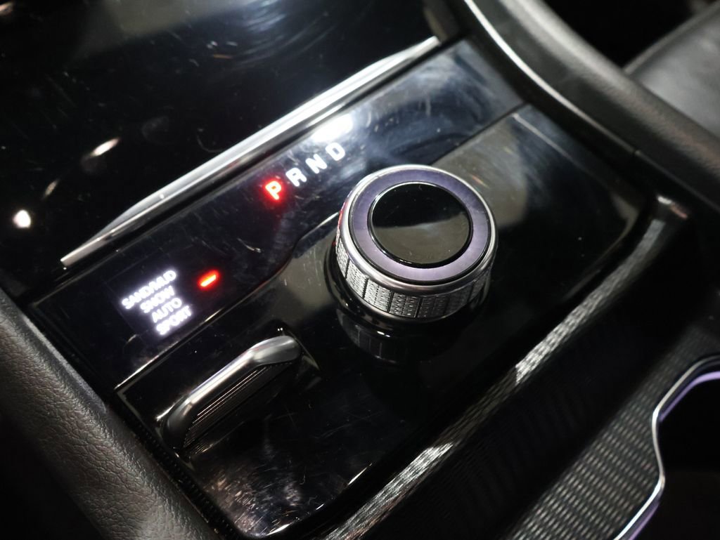 Used 2024 Jeep Grand Cherokee L Limited w/ Luxury Tech Group II image 31