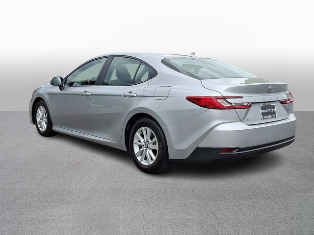 Used 2025 Toyota Camry LE FWD image 6