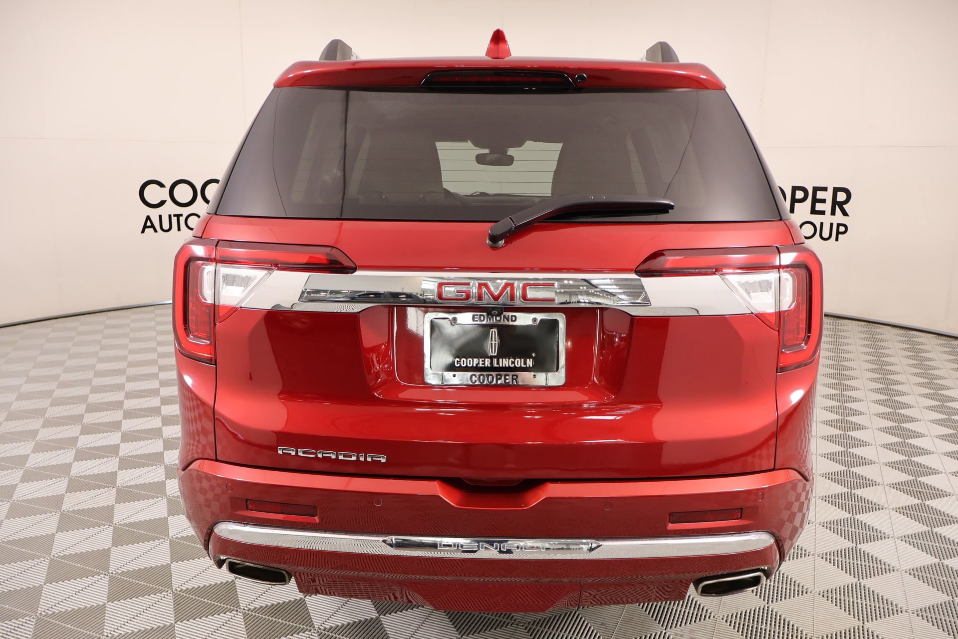 Used 2022 GMC Acadia Denali w/ Trailering Package FWD image 24