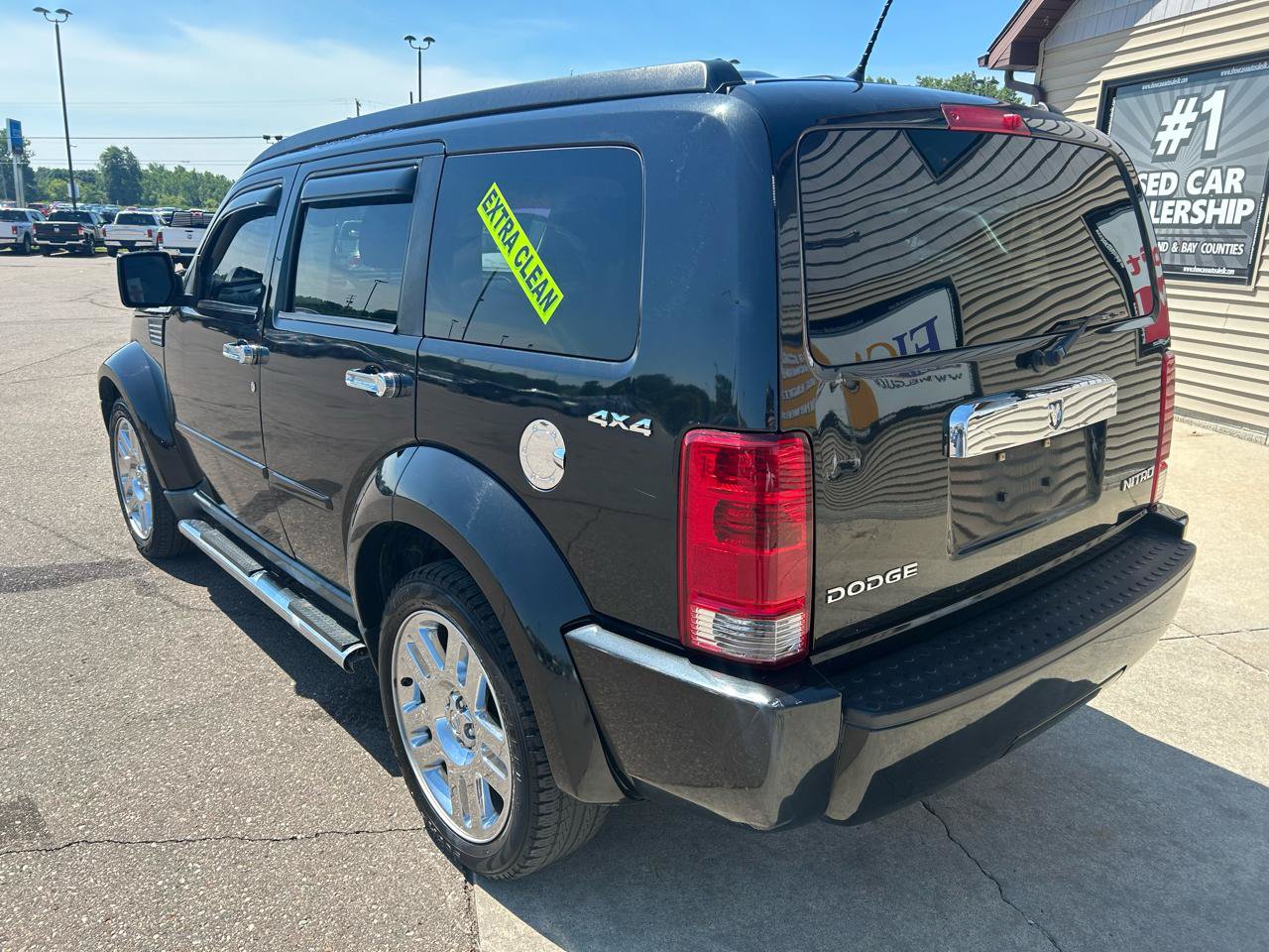 Used 2011 Dodge Nitro Heat w/ Chrome Accents Group AWD/4WD image 7