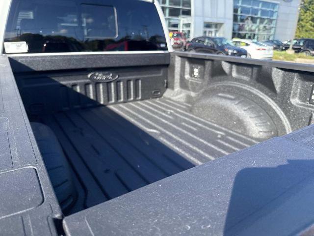 New 2026 Ford F350 Lariat w/ Black Appearance Package image 4