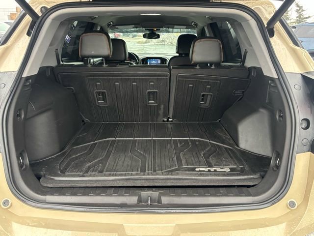 Used 2022 GMC Terrain AT4 w/ LPO, Floor Liner Package AWD/4WD image 9