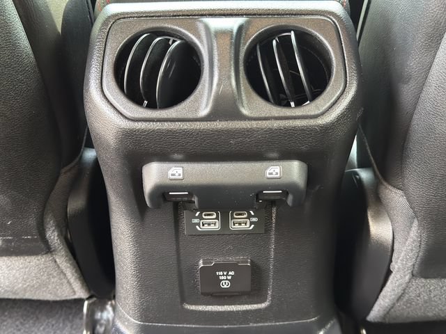 Used 2021 Jeep Wrangler Unlimited Rubicon w/ Cold Weather Group AWD/4WD image 14