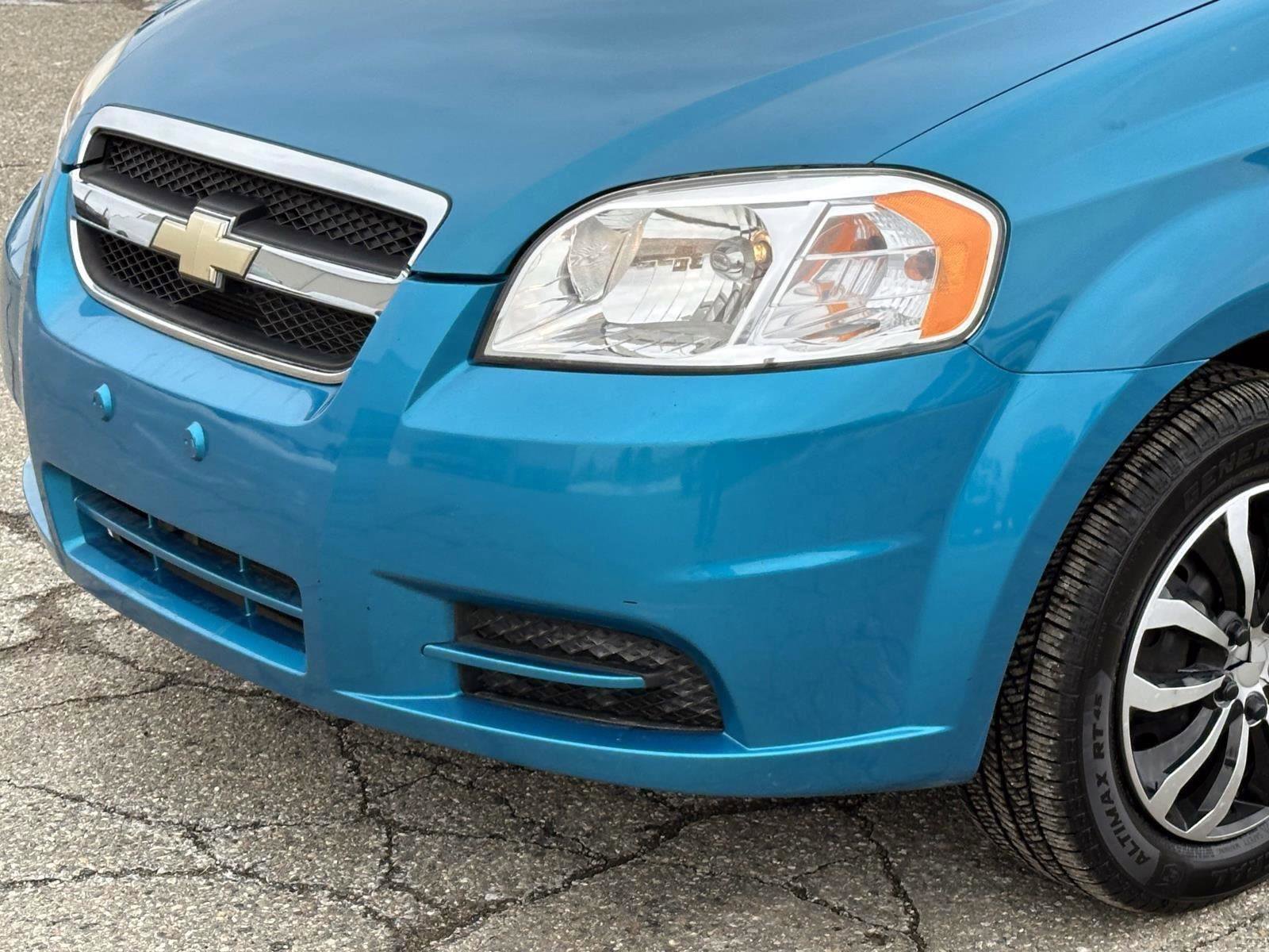 Used 2009 Chevrolet Aveo LT w/ Power and Convenience Package image 7