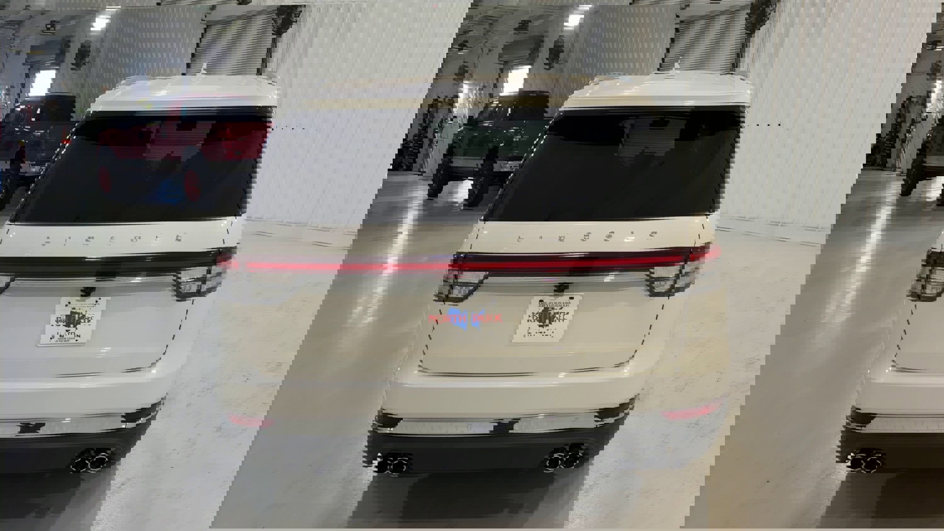 Used 2022 Lincoln Aviator AWD w/ Premium Package image 8