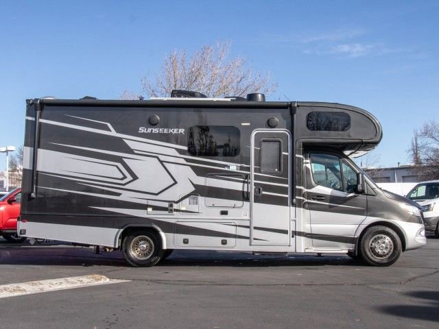 Used 2022 Mercedes-Benz Sprinter 3500 image 8