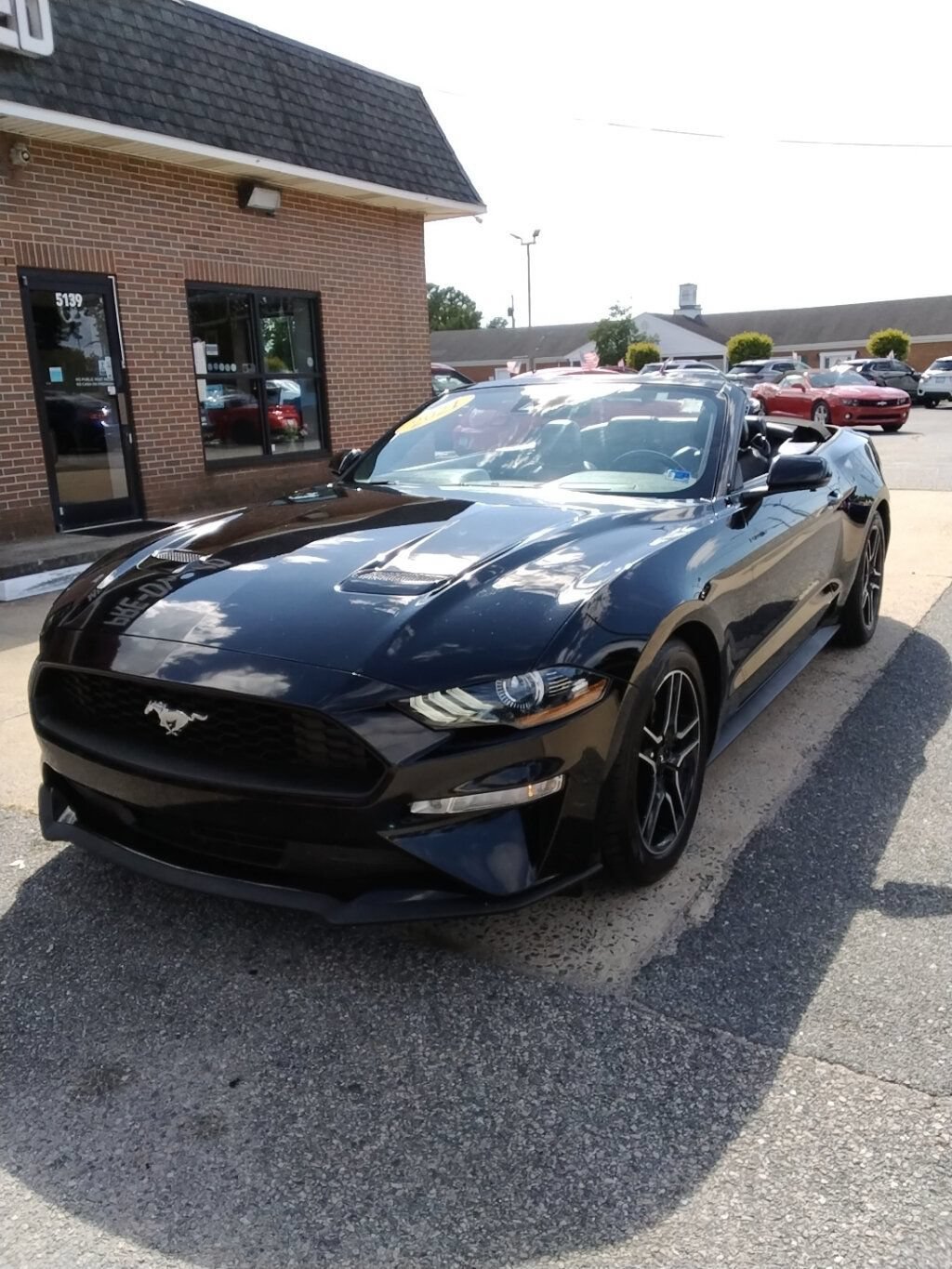 Used 2021 Ford Mustang Premium RWD image 1