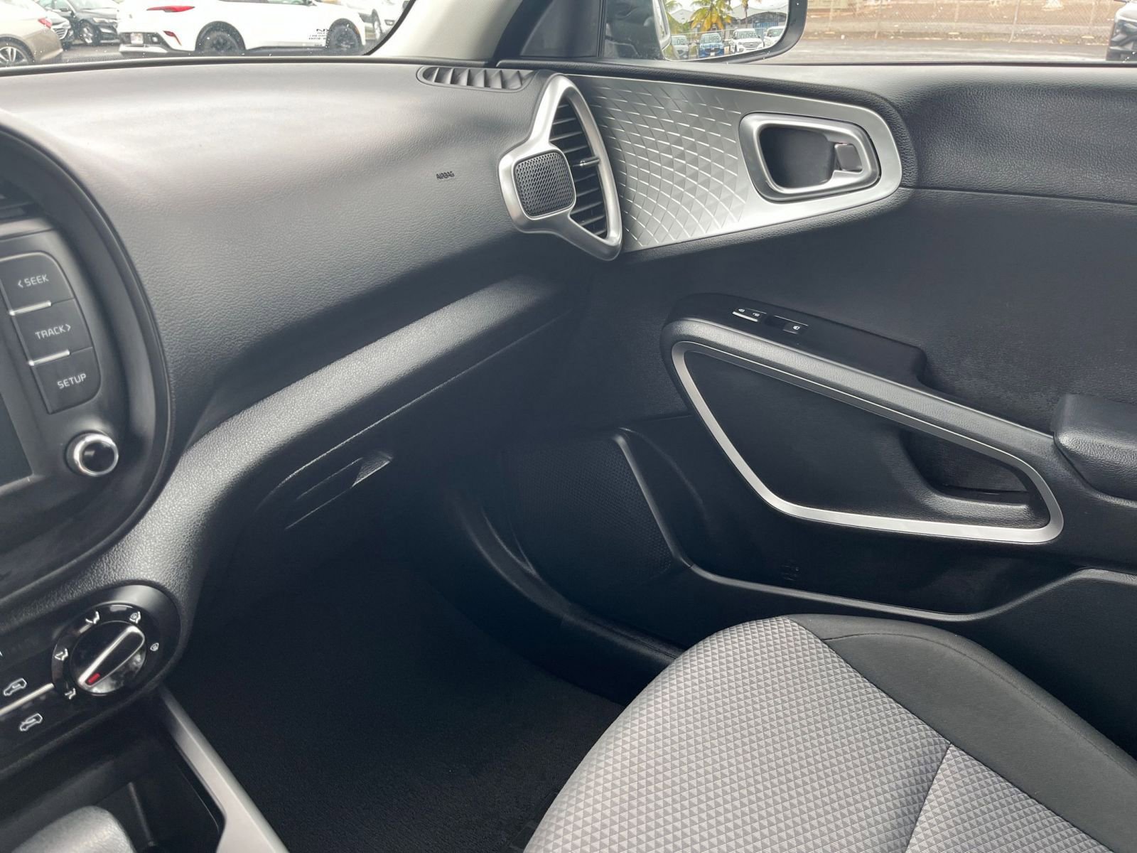 Used 2025 Kia Soul LX w/ LX Technology Package image 35