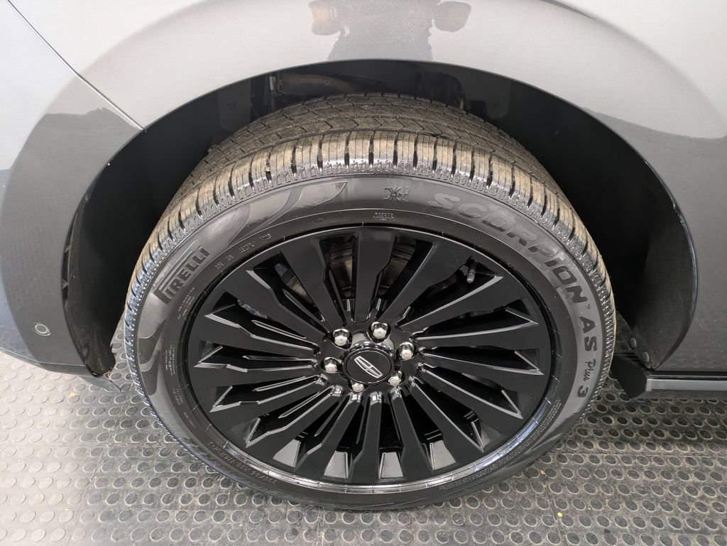 Used 2018 Lincoln Navigator L Reserve w/ Technology Package AWD/4WD image 7