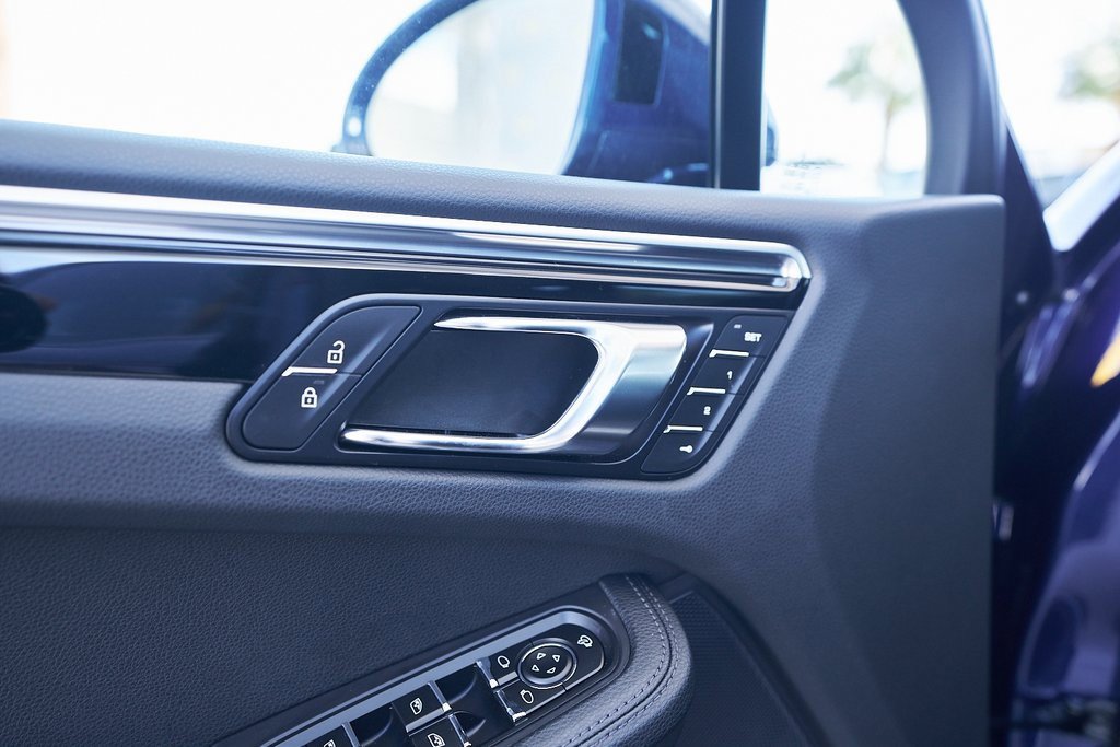 Used 2024 Porsche Macan image 20