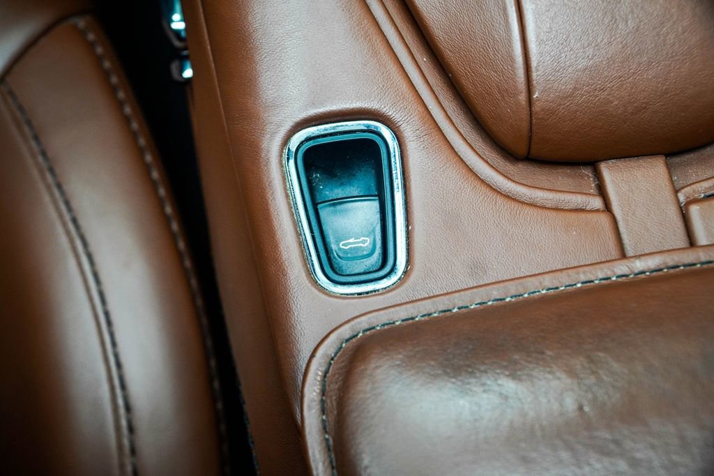 Used 2019 Aston Martin DB11 Volante RWD image 28