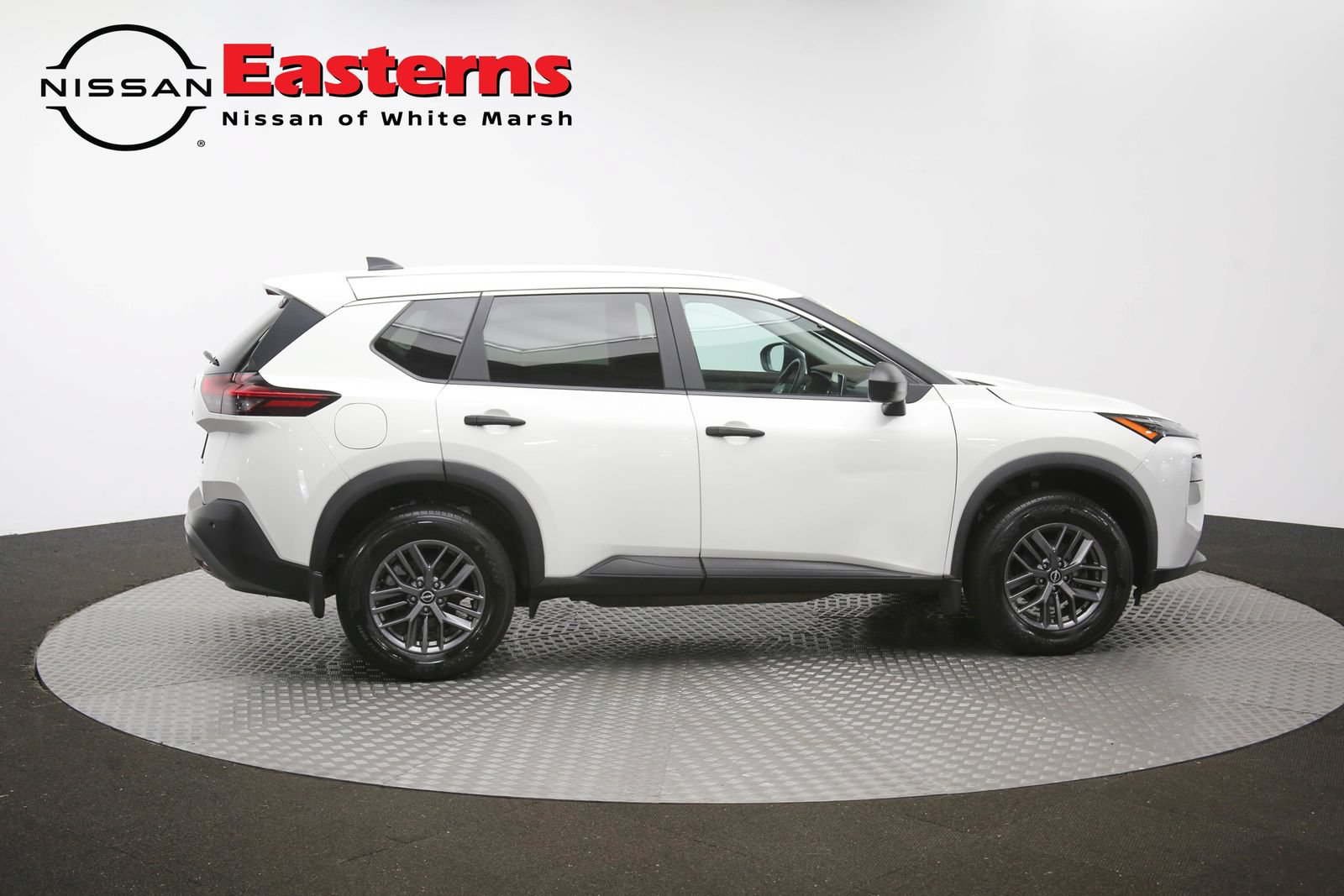 Used 2023 Nissan Rogue S AWD/4WD image 44