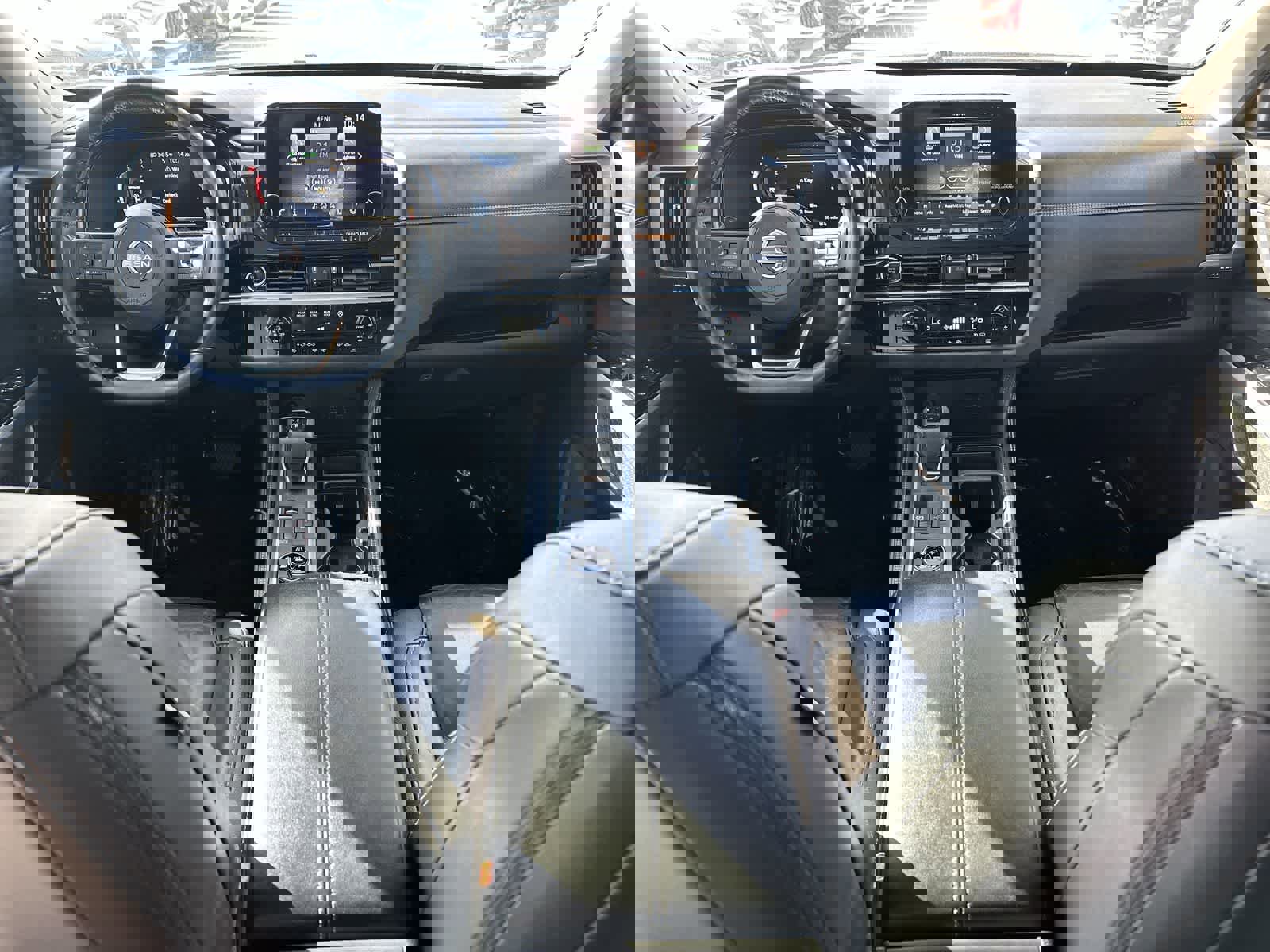 Used 2023 Nissan Pathfinder Platinum image 15