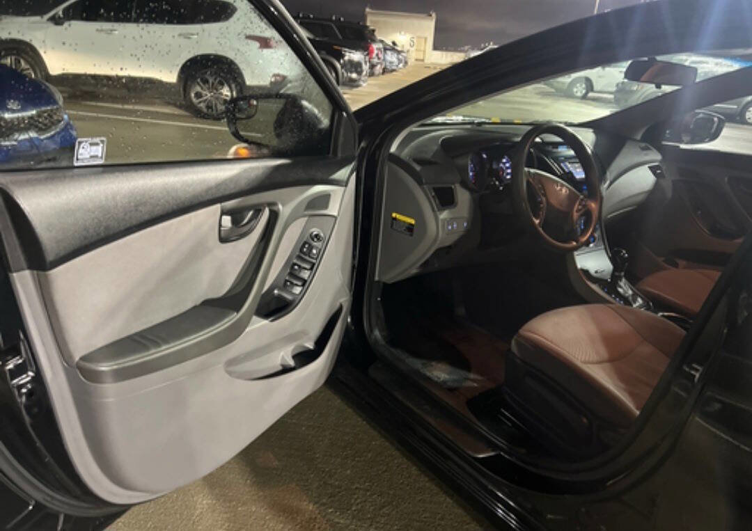 Used 2016 Hyundai Elantra SE w/ Option Group 02 image 9