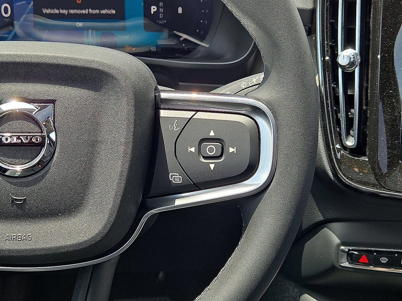 New 2026 Volvo XC40 B4 Core FWD image 20