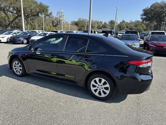 Used 2023 Toyota Corolla LE image 4