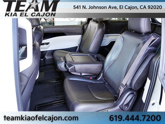 Certified 2024 Kia Carnival EX FWD image 19