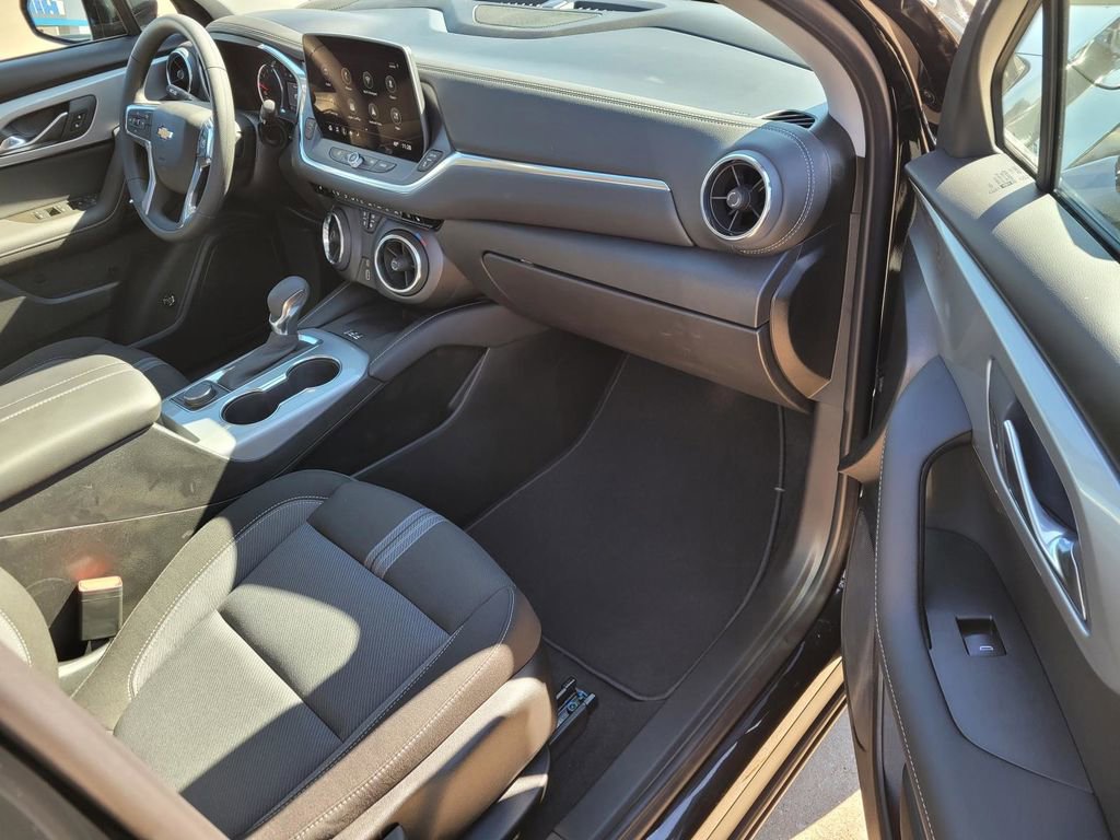 New 2026 Chevrolet Blazer LT w/ Convenience Package image 6